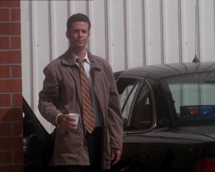 Charmed-Online_dot_net-1x04DeadManDating1649.jpg Charmed-Online_dot_net-1x04DeadManDating1649.jpg