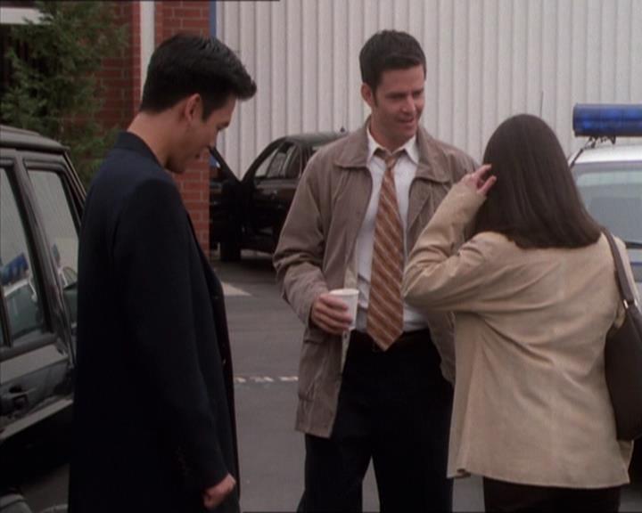 Charmed-Online_dot_net-1x04DeadManDating1660.jpg Charmed-Online_dot_net-1x04DeadManDating1660.jpg