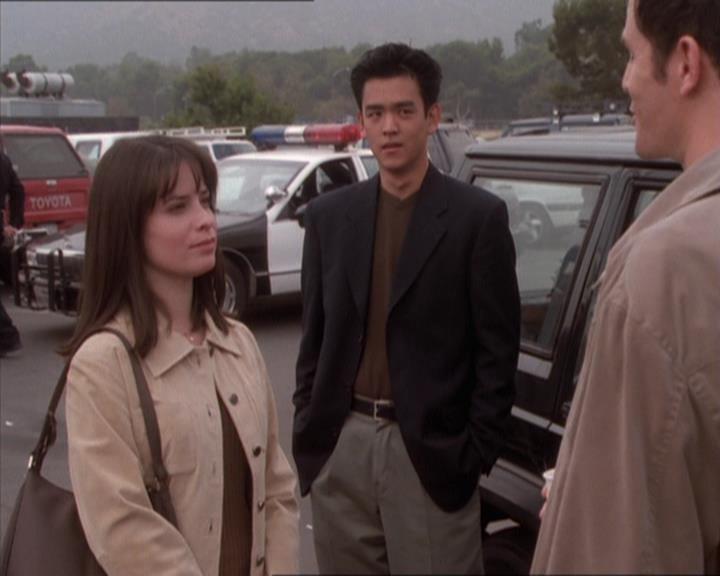 Charmed-Online_dot_net-1x04DeadManDating1664.jpg Charmed-Online_dot_net-1x04DeadManDating1664.jpg