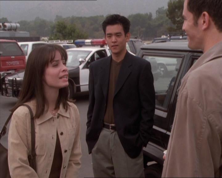 Charmed-Online_dot_net-1x04DeadManDating1665.jpg