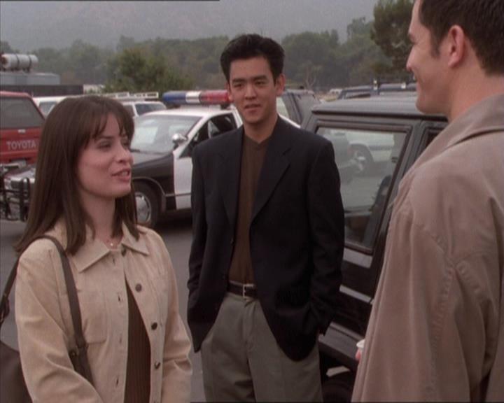 Charmed-Online_dot_net-1x04DeadManDating1666.jpg