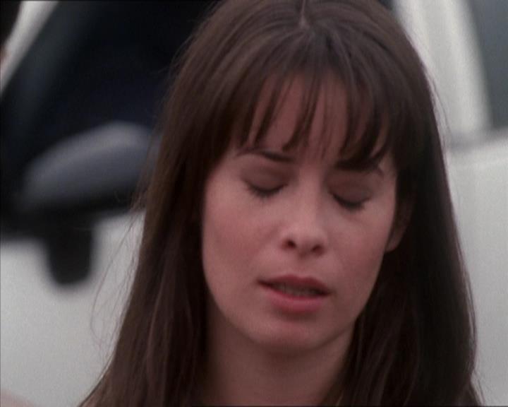 Charmed-Online_dot_net-1x04DeadManDating1677.jpg Charmed-Online_dot_net-1x04DeadManDating1677.jpg