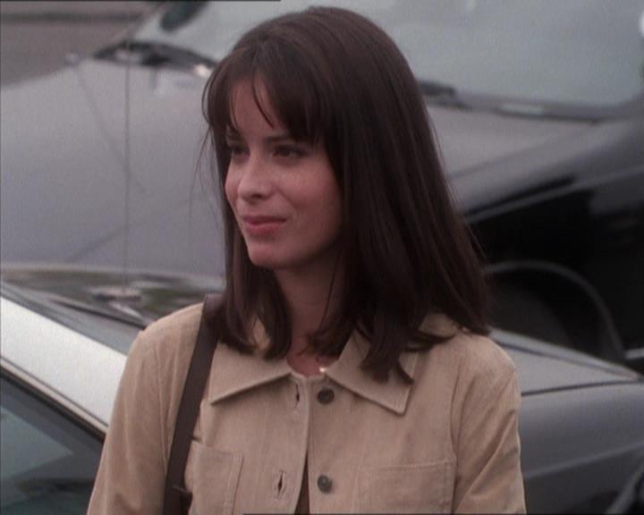 Charmed-Online_dot_net-1x04DeadManDating1698.jpg Charmed-Online_dot_net-1x04DeadManDating1698.jpg