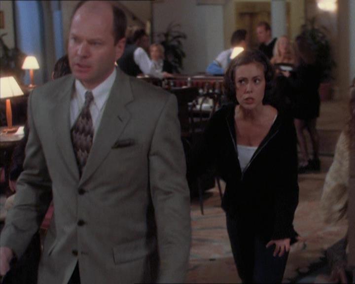 Charmed-Online_dot_net-1x04DeadManDating1734.jpg Charmed-Online_dot_net-1x04DeadManDating1734.jpg