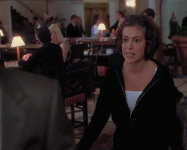 Charmed-Online_dot_net-1x04DeadManDating1735.jpg Charmed-Online_dot_net-1x04DeadManDating1735.jpg