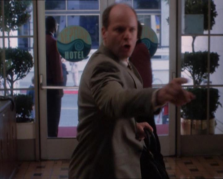 Charmed-Online_dot_net-1x04DeadManDating1736.jpg Charmed-Online_dot_net-1x04DeadManDating1736.jpg