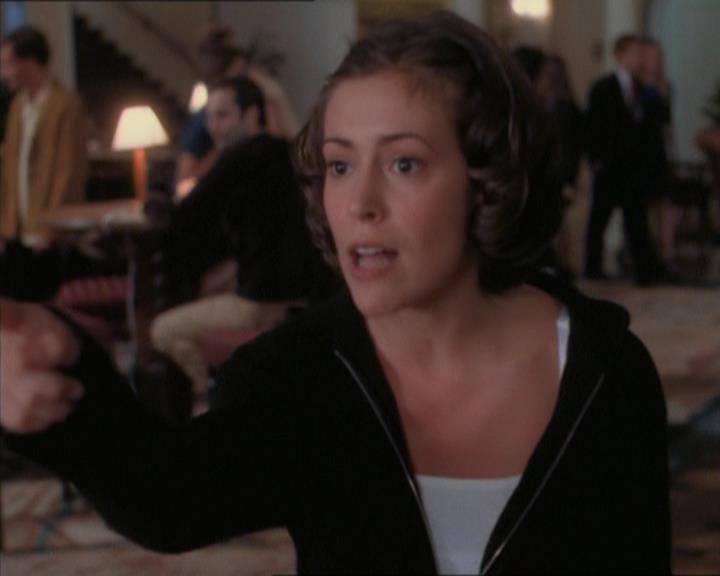 Charmed-Online_dot_net-1x04DeadManDating1742.jpg Charmed-Online_dot_net-1x04DeadManDating1742.jpg