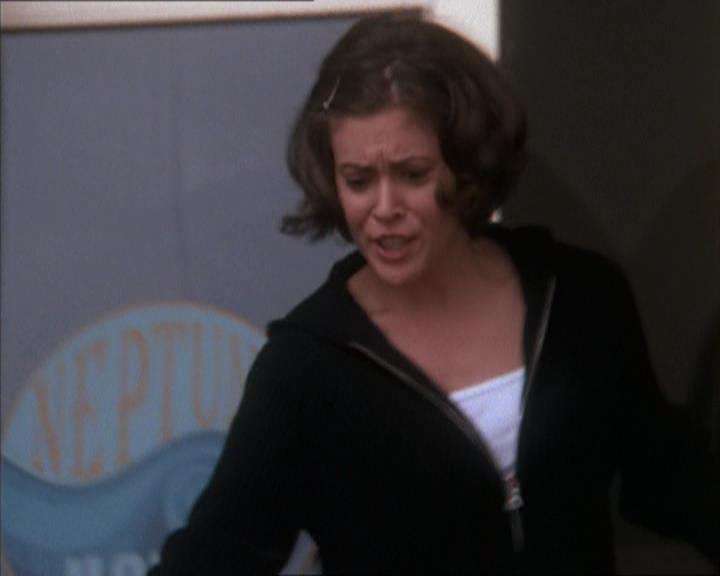 Charmed-Online_dot_net-1x04DeadManDating1750.jpg Charmed-Online_dot_net-1x04DeadManDating1750.jpg