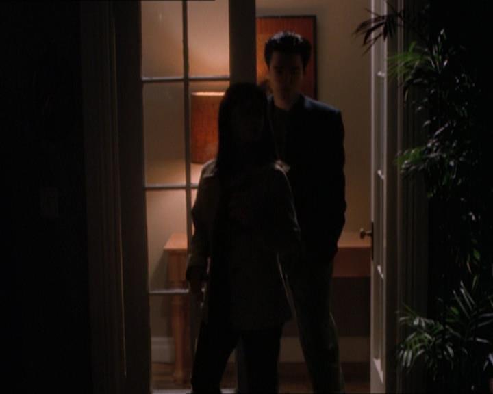 Charmed-Online_dot_net-1x04DeadManDating1777.jpg Charmed-Online_dot_net-1x04DeadManDating1777.jpg