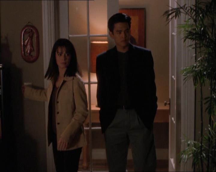 Charmed-Online_dot_net-1x04DeadManDating1779.jpg Charmed-Online_dot_net-1x04DeadManDating1779.jpg