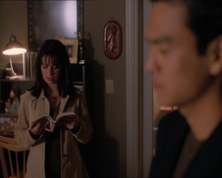 Charmed-Online_dot_net-1x04DeadManDating1794.jpg Charmed-Online_dot_net-1x04DeadManDating1794.jpg