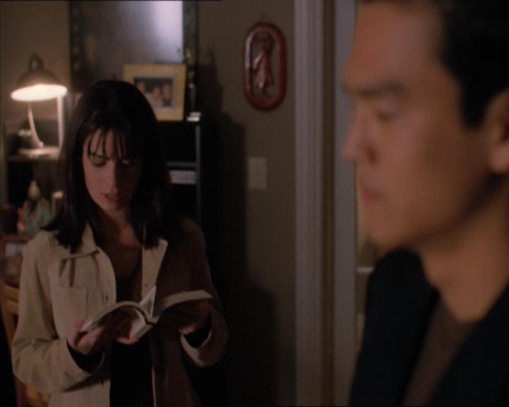 Charmed-Online_dot_net-1x04DeadManDating1796.jpg
