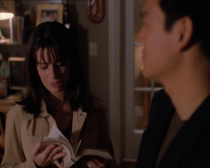 Charmed-Online_dot_net-1x04DeadManDating1805.jpg Charmed-Online_dot_net-1x04DeadManDating1805.jpg