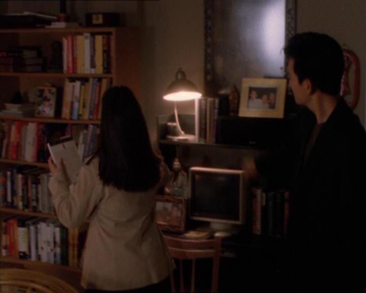 Charmed-Online_dot_net-1x04DeadManDating1819.jpg