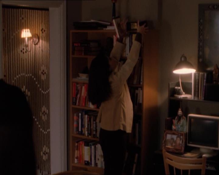 Charmed-Online_dot_net-1x04DeadManDating1821.jpg Charmed-Online_dot_net-1x04DeadManDating1821.jpg