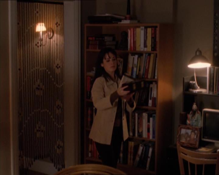 Charmed-Online_dot_net-1x04DeadManDating1822.jpg