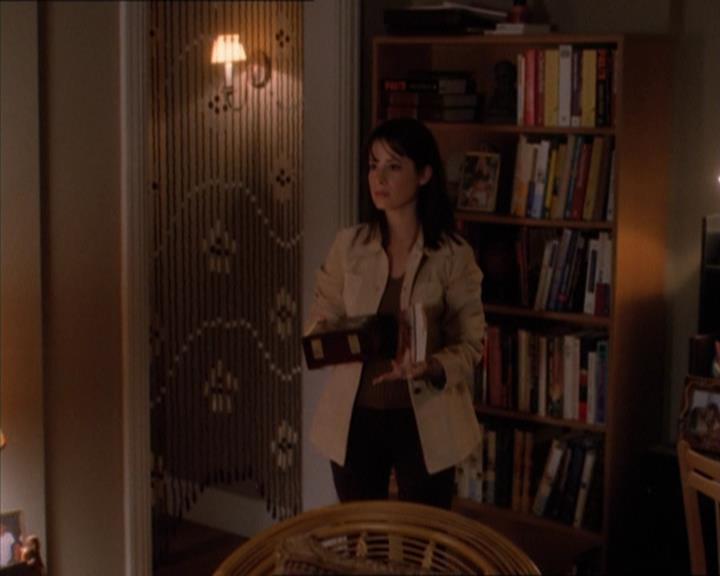 Charmed-Online_dot_net-1x04DeadManDating1823.jpg