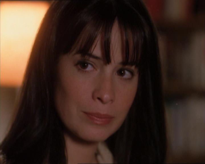 Charmed-Online_dot_net-1x04DeadManDating1855.jpg Charmed-Online_dot_net-1x04DeadManDating1855.jpg