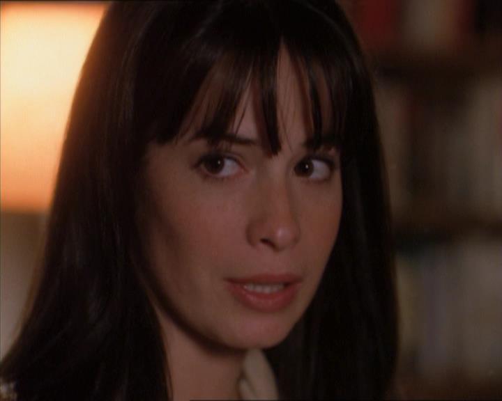 Charmed-Online_dot_net-1x04DeadManDating1856.jpg Charmed-Online_dot_net-1x04DeadManDating1856.jpg