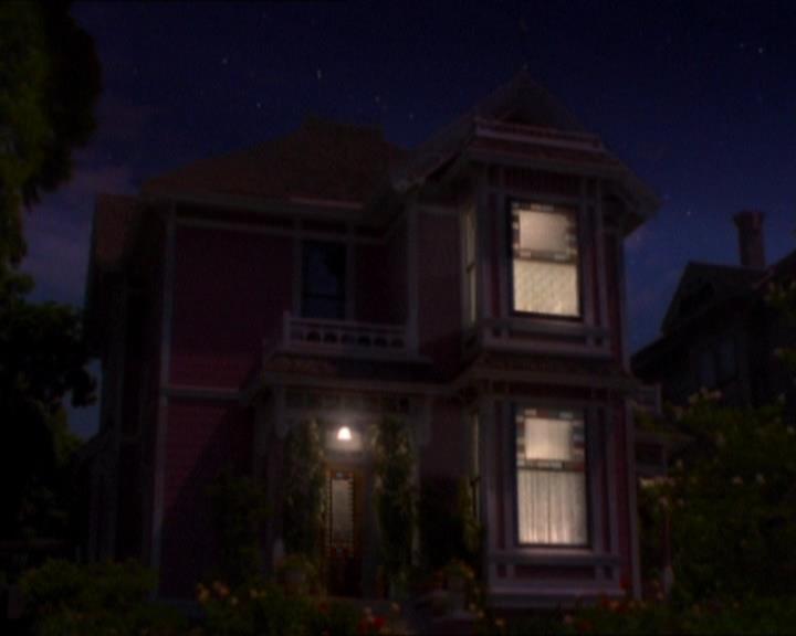 Charmed-Online_dot_net-1x04DeadManDating1879.jpg Charmed-Online_dot_net-1x04DeadManDating1879.jpg