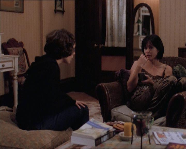 Charmed-Online_dot_net-1x04DeadManDating1892.jpg Charmed-Online_dot_net-1x04DeadManDating1892.jpg