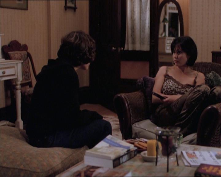 Charmed-Online_dot_net-1x04DeadManDating1894.jpg
