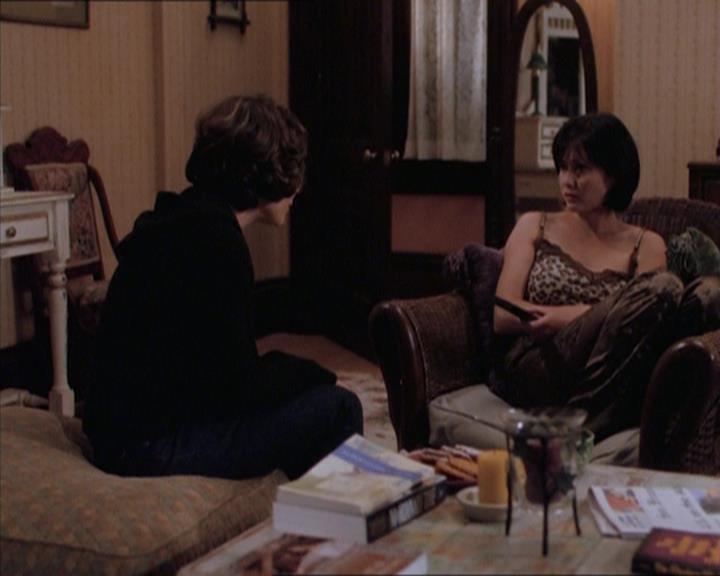 Charmed-Online_dot_net-1x04DeadManDating1895.jpg