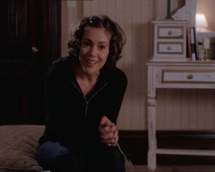 Charmed-Online_dot_net-1x04DeadManDating1901.jpg