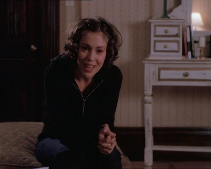 Charmed-Online_dot_net-1x04DeadManDating1902.jpg