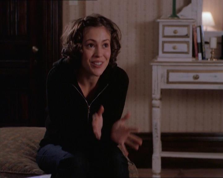Charmed-Online_dot_net-1x04DeadManDating1906.jpg