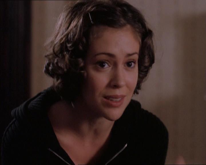 Charmed-Online_dot_net-1x04DeadManDating1948.jpg