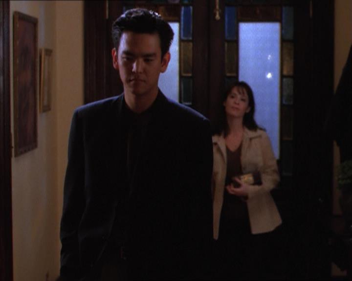 Charmed-Online_dot_net-1x04DeadManDating1961.jpg