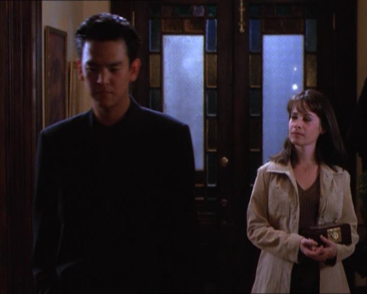 Charmed-Online_dot_net-1x04DeadManDating1962.jpg