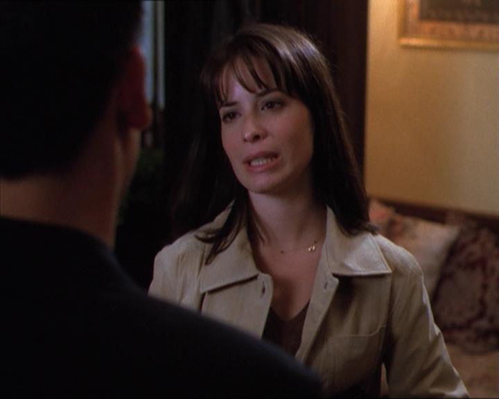 Charmed-Online_dot_net-1x04DeadManDating1973.jpg Charmed-Online_dot_net-1x04DeadManDating1973.jpg