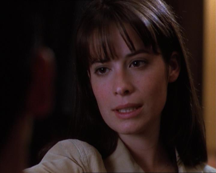 Charmed-Online_dot_net-1x04DeadManDating1990.jpg Charmed-Online_dot_net-1x04DeadManDating1990.jpg