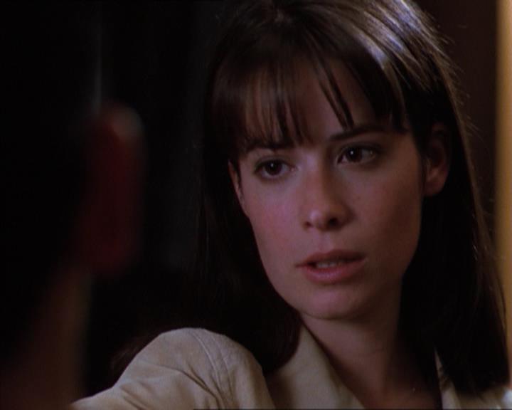 Charmed-Online_dot_net-1x04DeadManDating1995.jpg