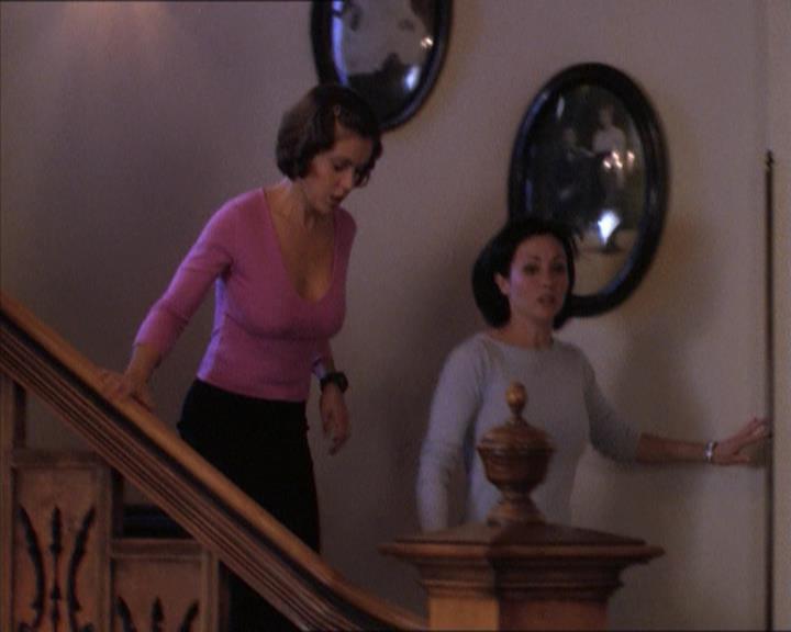 Charmed-Online_dot_net-1x04DeadManDating2020.jpg