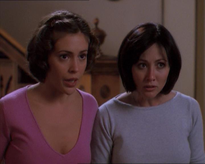 Charmed-Online_dot_net-1x04DeadManDating2026.jpg Charmed-Online_dot_net-1x04DeadManDating2026.jpg