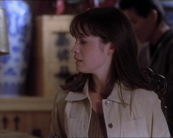 Charmed-Online_dot_net-1x04DeadManDating2048.jpg