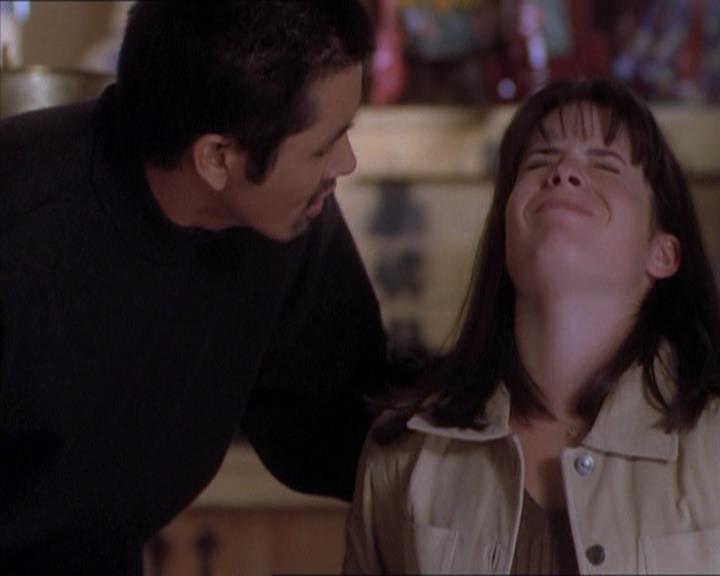 Charmed-Online_dot_net-1x04DeadManDating2055.jpg Charmed-Online_dot_net-1x04DeadManDating2055.jpg