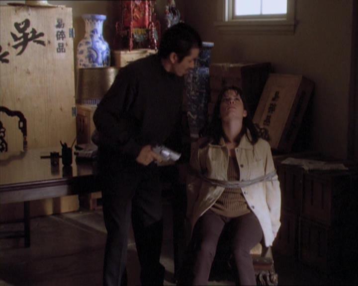 Charmed-Online_dot_net-1x04DeadManDating2058.jpg Charmed-Online_dot_net-1x04DeadManDating2058.jpg