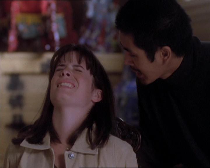 Charmed-Online_dot_net-1x04DeadManDating2062.jpg Charmed-Online_dot_net-1x04DeadManDating2062.jpg