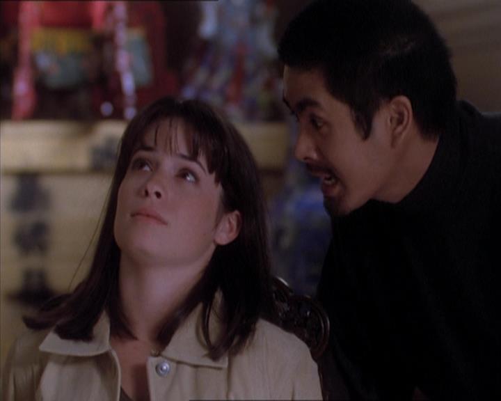 Charmed-Online_dot_net-1x04DeadManDating2066.jpg Charmed-Online_dot_net-1x04DeadManDating2066.jpg