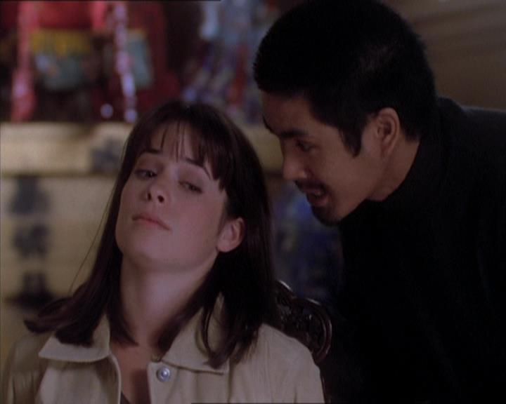 Charmed-Online_dot_net-1x04DeadManDating2069.jpg Charmed-Online_dot_net-1x04DeadManDating2069.jpg