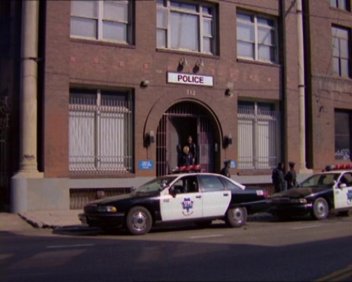 Charmed-Online_dot_net-1x04DeadManDating2071.jpg Charmed-Online_dot_net-1x04DeadManDating2071.jpg