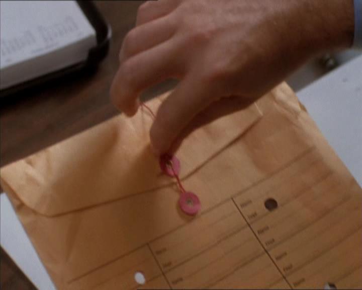 Charmed-Online_dot_net-1x04DeadManDating2082.jpg Charmed-Online_dot_net-1x04DeadManDating2082.jpg