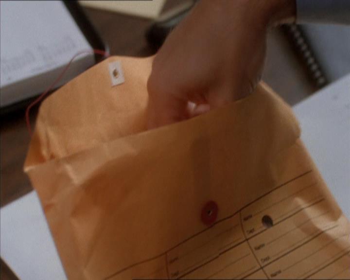 Charmed-Online_dot_net-1x04DeadManDating2084.jpg Charmed-Online_dot_net-1x04DeadManDating2084.jpg