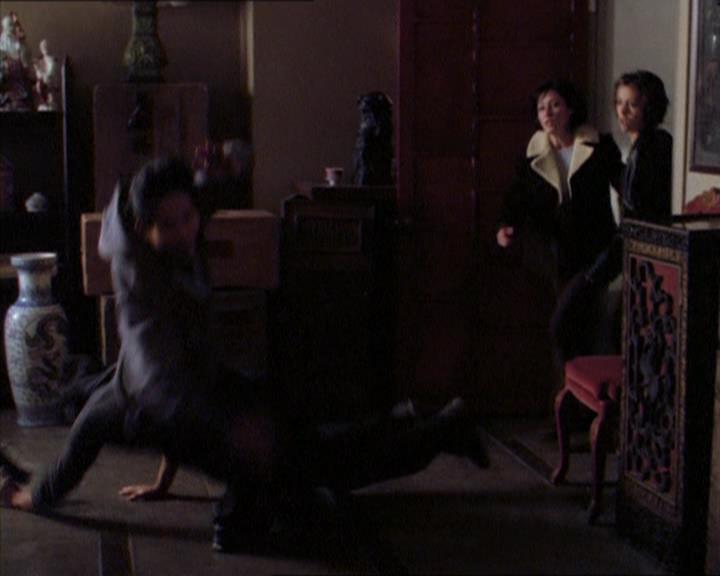 Charmed-Online_dot_net-1x04DeadManDating2107.jpg Charmed-Online_dot_net-1x04DeadManDating2107.jpg