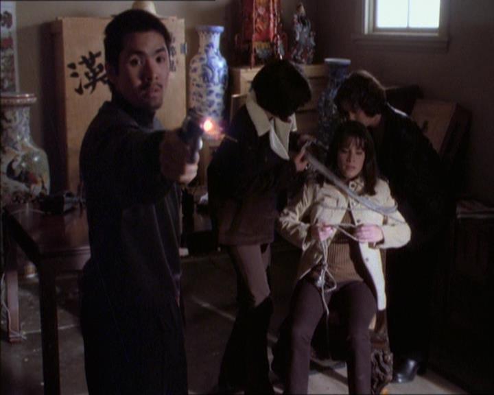 Charmed-Online_dot_net-1x04DeadManDating2122.jpg Charmed-Online_dot_net-1x04DeadManDating2122.jpg