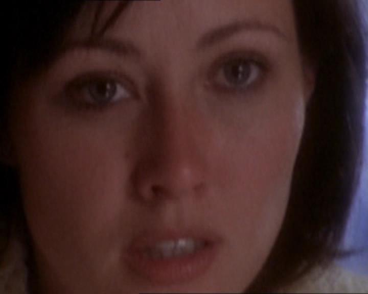 Charmed-Online_dot_net-1x04DeadManDating2132.jpg Charmed-Online_dot_net-1x04DeadManDating2132.jpg